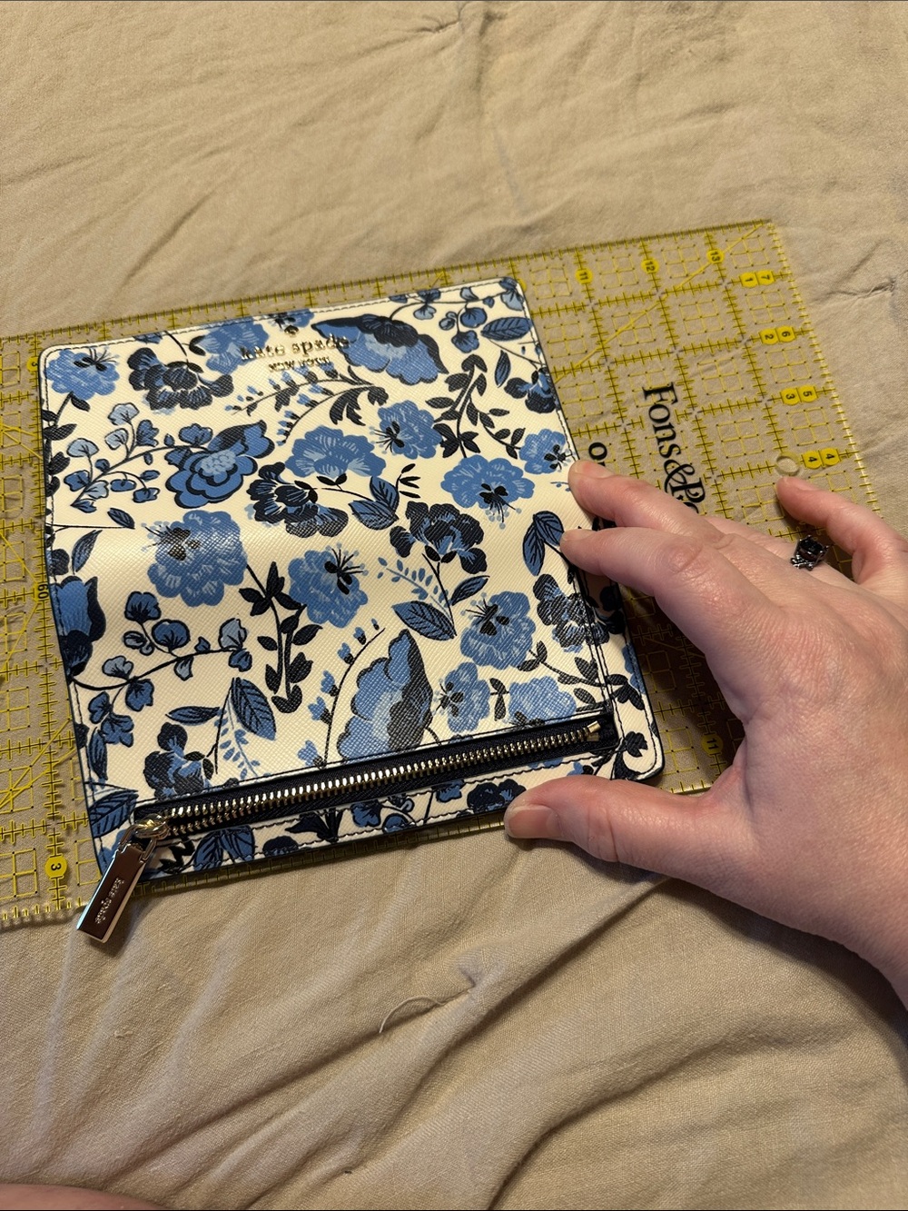 kate spade White and Blue Floral Wallet - Picture 8 of 9